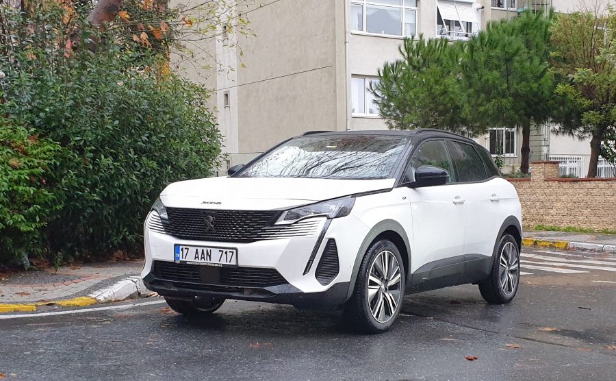 PEUGEOT 3008 OTOMATİK VİTESLİ DİZEL/BENZN